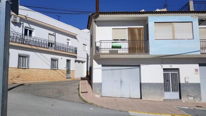 Image No.30-4 Bed House for sale