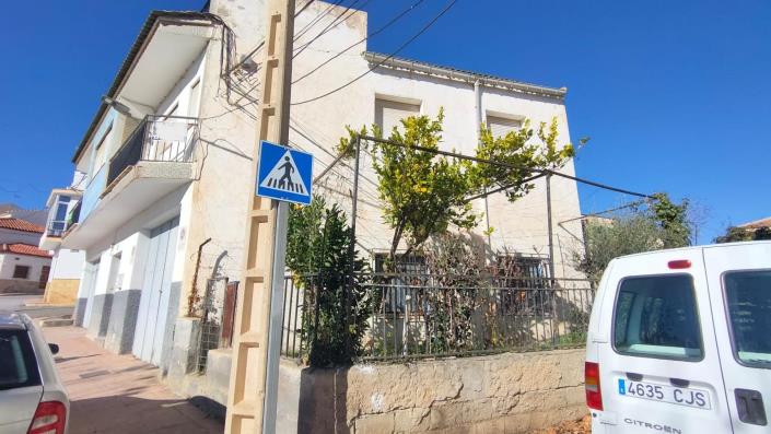 Image No.31-4 Bed House for sale