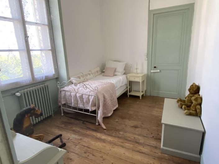 Image No.12-5 Bed House for sale