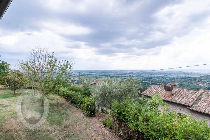 Image No.17-2 Bed Farmhouse for sale