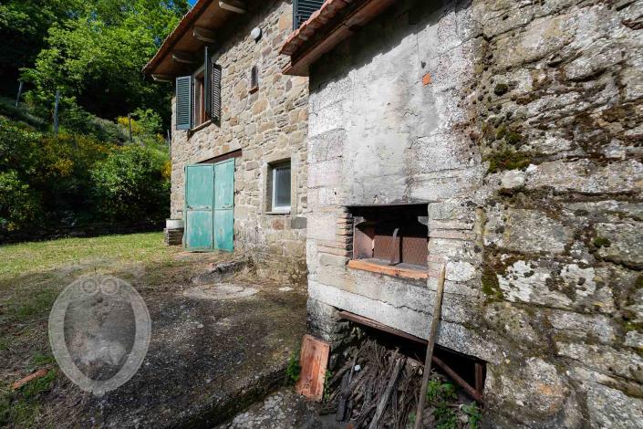 Image No.31-4 Bed Farmhouse for sale