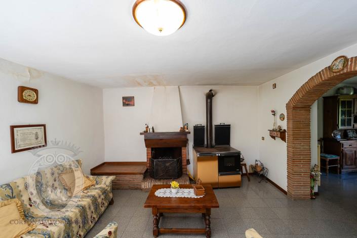 Image No.36-4 Bed Farmhouse for sale
