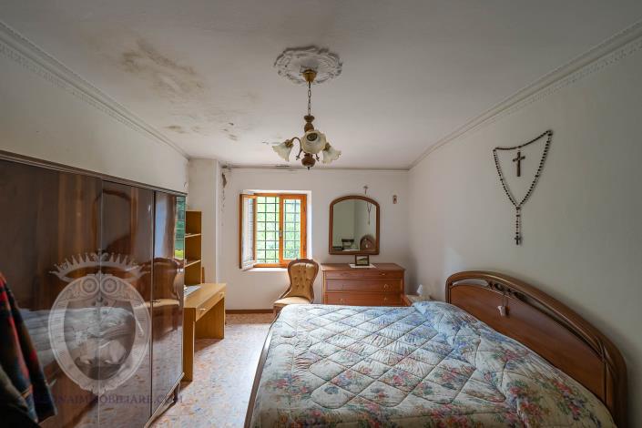 Image No.43-4 Bed Farmhouse for sale