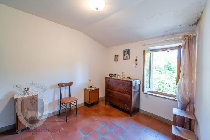 Image No.45-4 Bed Farmhouse for sale