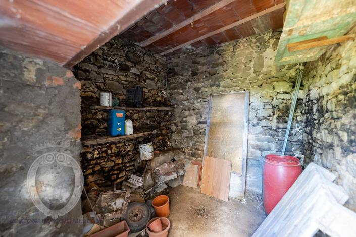 Image No.51-4 Bed Farmhouse for sale