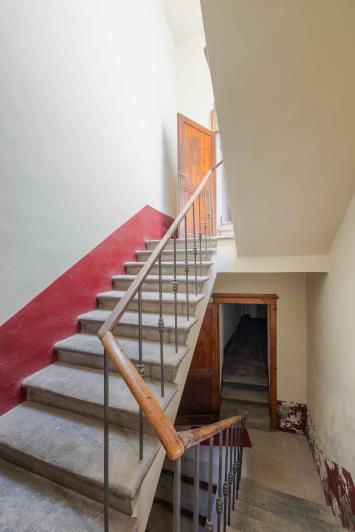 Image No.21-8 Bed Townhouse for sale