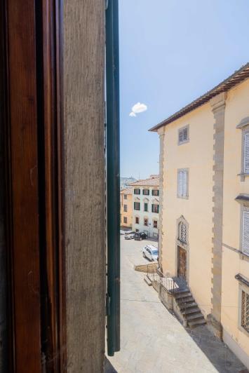 Image No.27-8 Bed Townhouse for sale