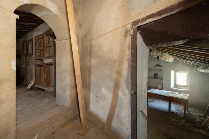 Image No.38-8 Bed Townhouse for sale
