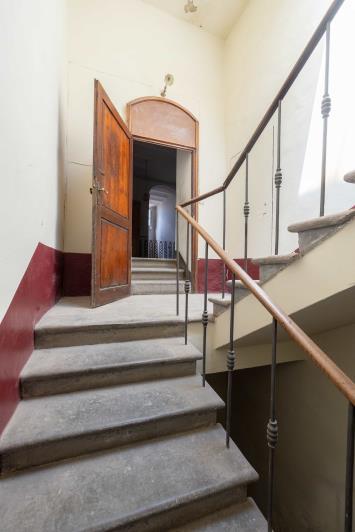 Image No.47-8 Bed Townhouse for sale