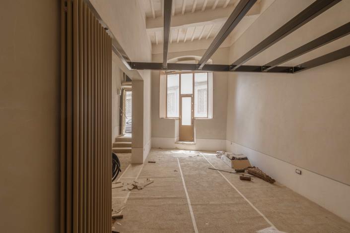 Image No.58-8 Bed Townhouse for sale