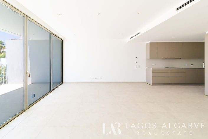 Image No.8-3 Bed Villa for sale