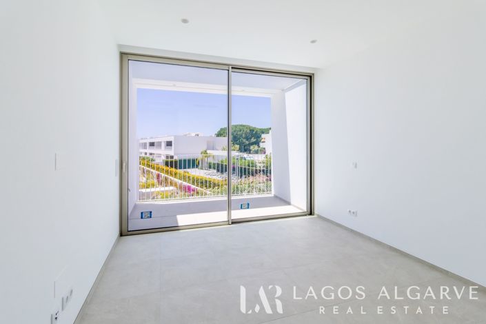 Image No.24-3 Bed Villa for sale
