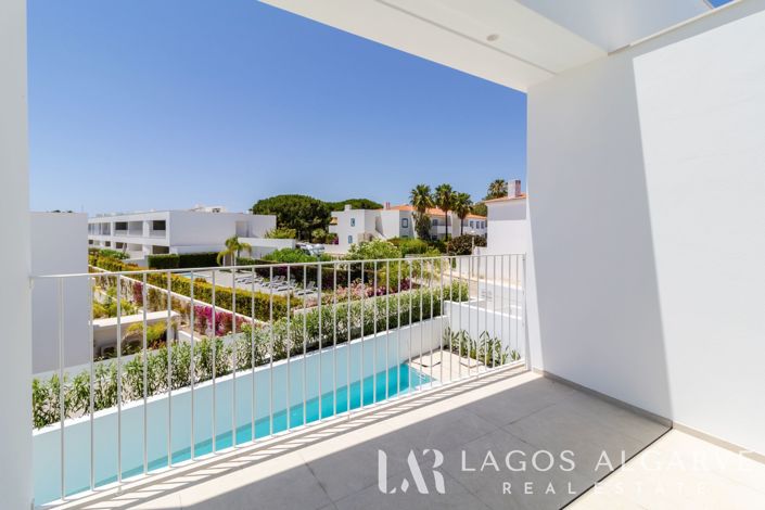 Image No.26-3 Bed Villa for sale