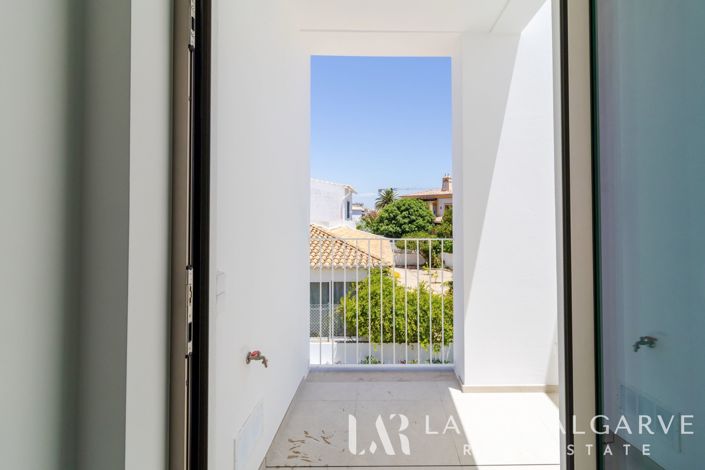 Image No.34-3 Bed Villa for sale