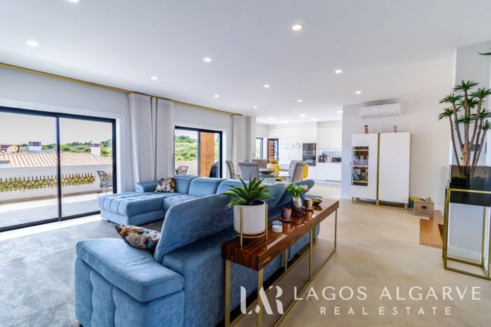 Image No.3-4 Bed Villa for sale