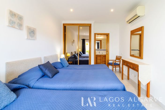 Image No.32-2 Bed Townhouse for sale