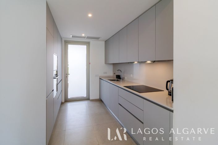 Image No.14-3 Bed Townhouse for sale