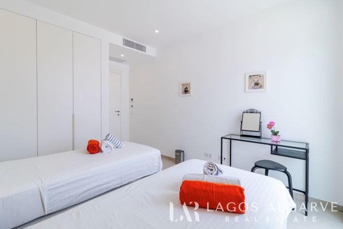 Image No.39-3 Bed Townhouse for sale
