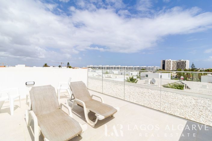 Image No.42-3 Bed Townhouse for sale