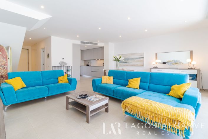 Image No.9-3 Bed Townhouse for sale