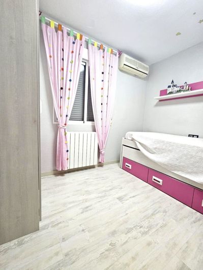Image No.13-6 Bed Townhouse for sale