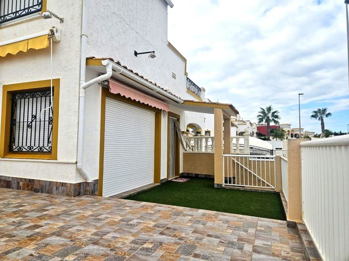 Image No.4-6 Bed Townhouse for sale