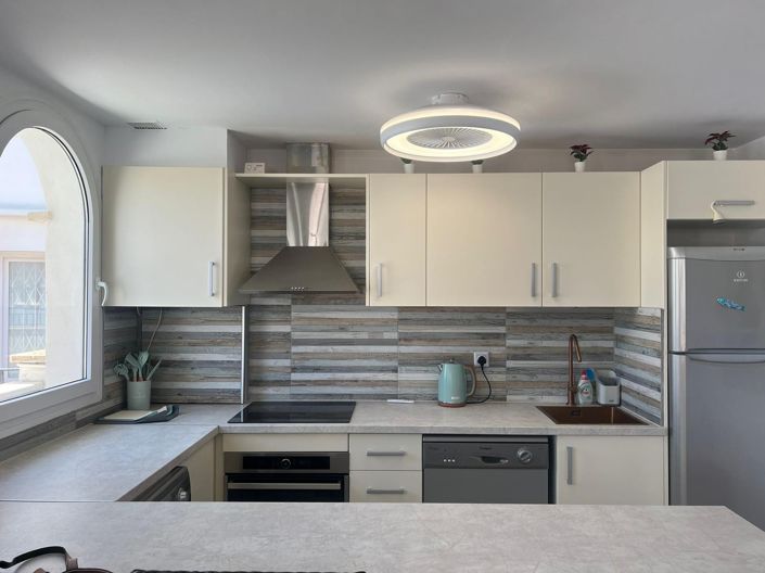 Image No.4-2 Bed Property for sale