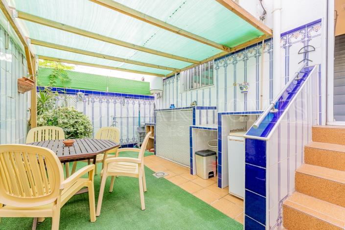 Image No.20-2 Bed Townhouse for sale
