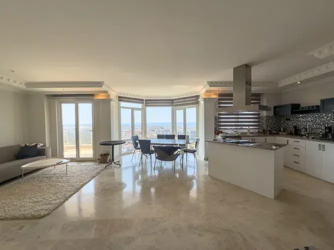 Image No.10-4 Bed Apartment for sale