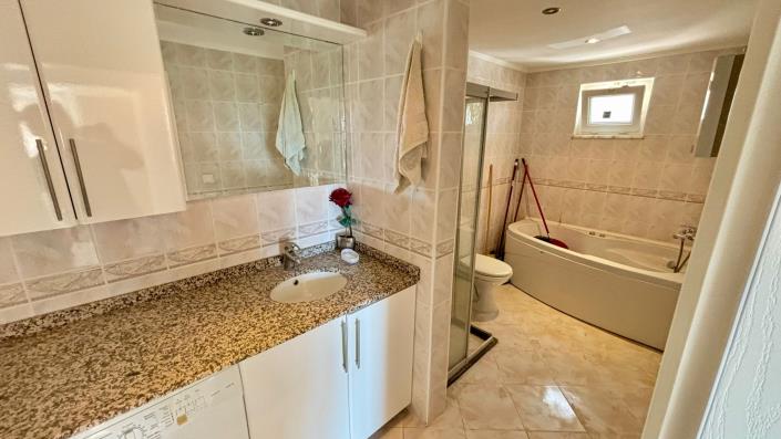 Image No.35-2 Bed Apartment for sale
