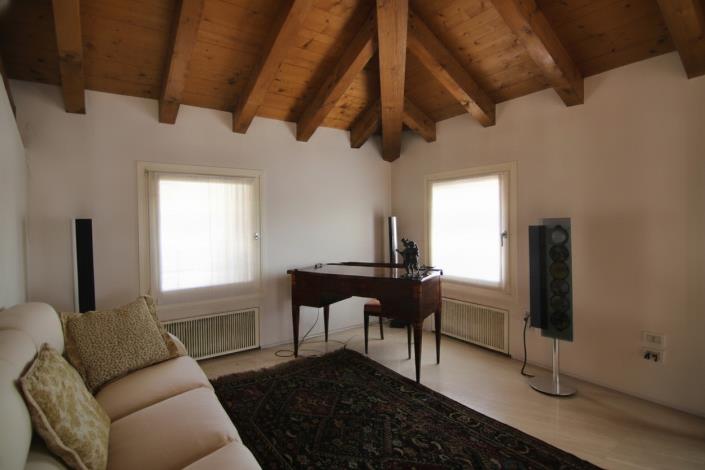 Image No.10-3 Bed Apartment for sale