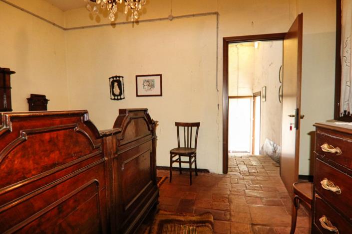 Image No.51-8 Bed Property for sale
