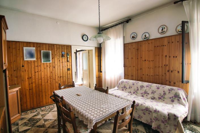 Image No.19-5 Bed House for sale