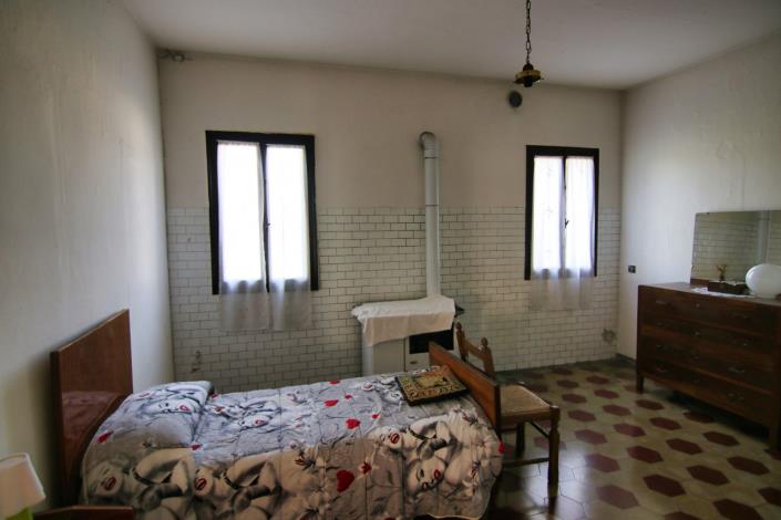 Image No.21-5 Bed House for sale