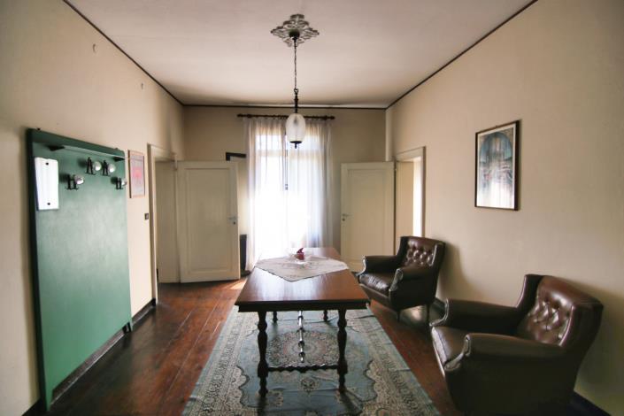 Image No.32-5 Bed House for sale