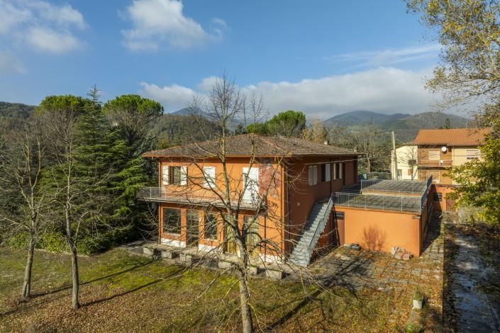 Image No.2-10 Bed Hotel for sale