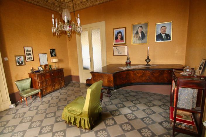 Image No.30-11 Bed Villa for sale