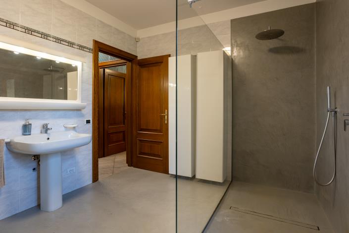 Image No.9-4 Bed Villa for sale