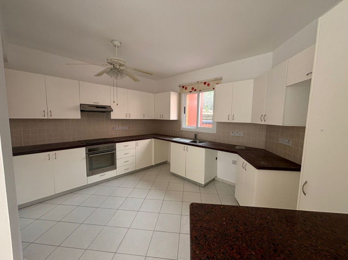 Image No.5-3 Bed Townhouse for sale