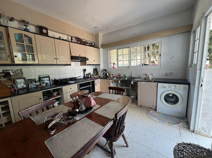 Image No.6-3 Bed House for sale