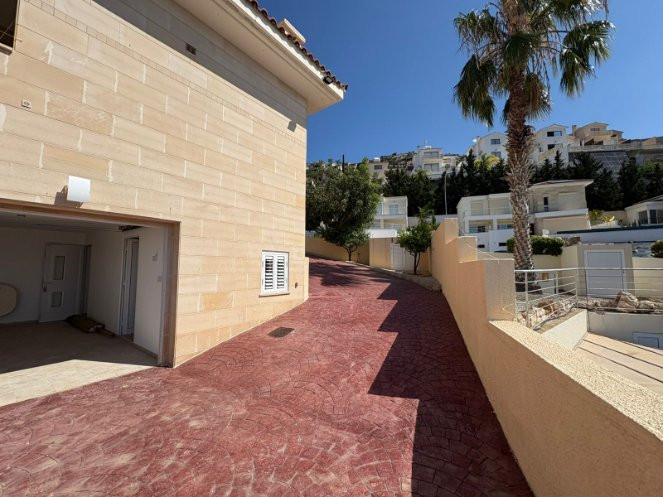 Image No.34-3 Bed Villa for sale
