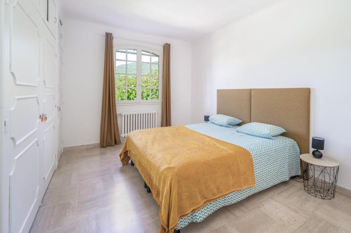 Image No.19-5 Bed Country House for sale