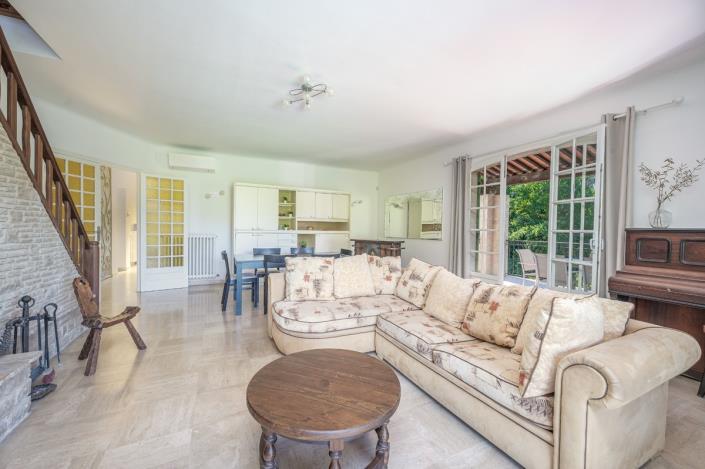 Image No.23-5 Bed Country House for sale
