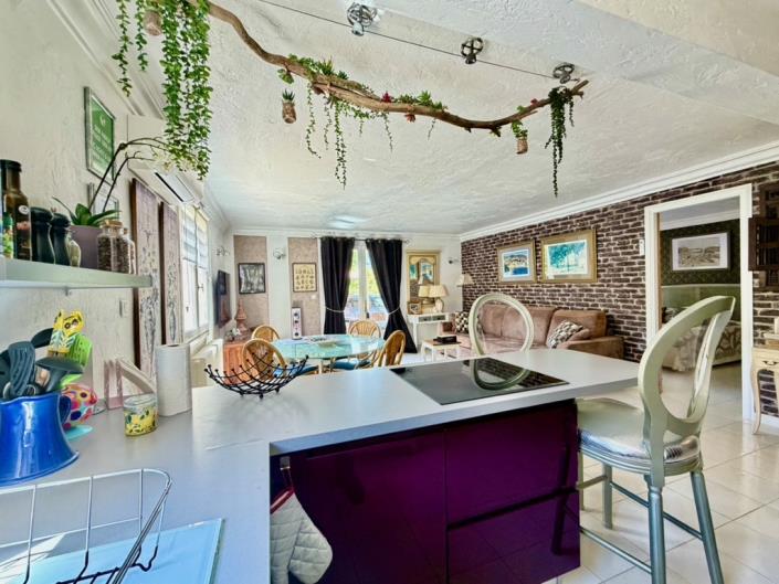 Image No.20-4 Bed House for sale
