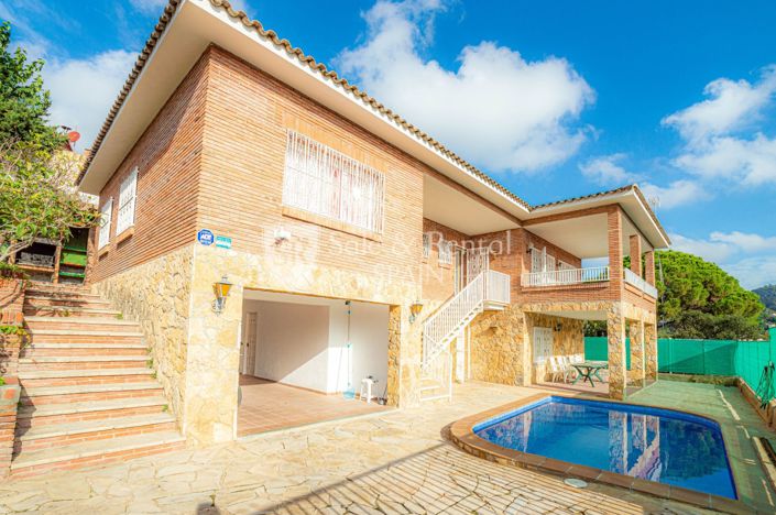 Image No.3-7 Bed Villa for sale