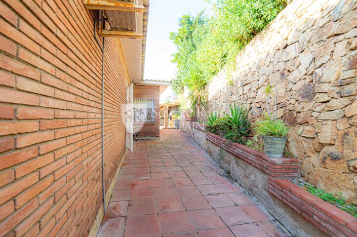 Image No.14-7 Bed Villa for sale