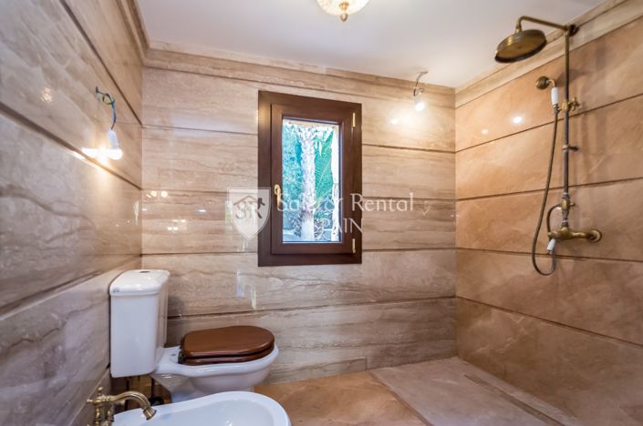 Image No.31-4 Bed Villa for sale