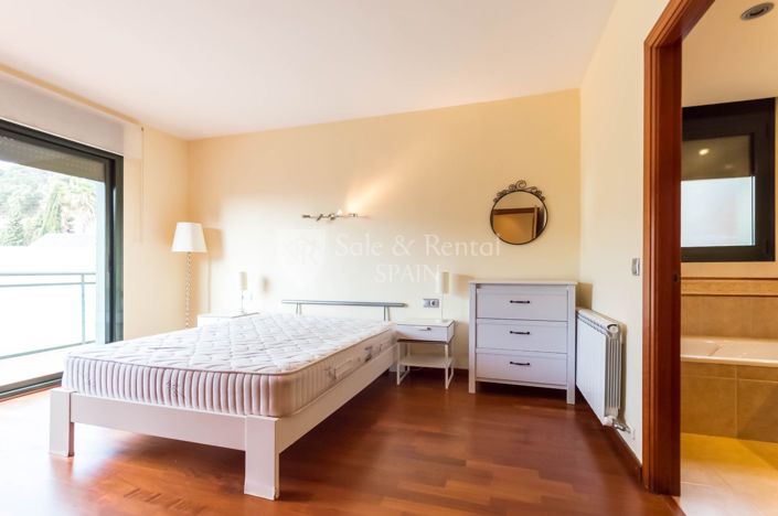 Image No.38-5 Bed Villa for sale