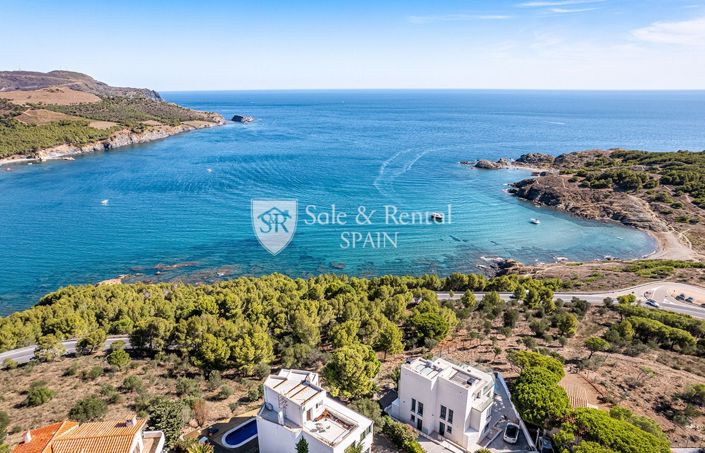 Image No.2-5 Bed Villa for sale