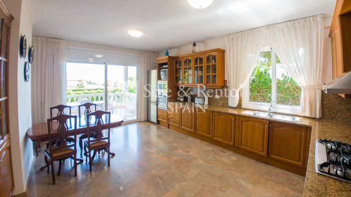 Image No.10-6 Bed Villa for sale